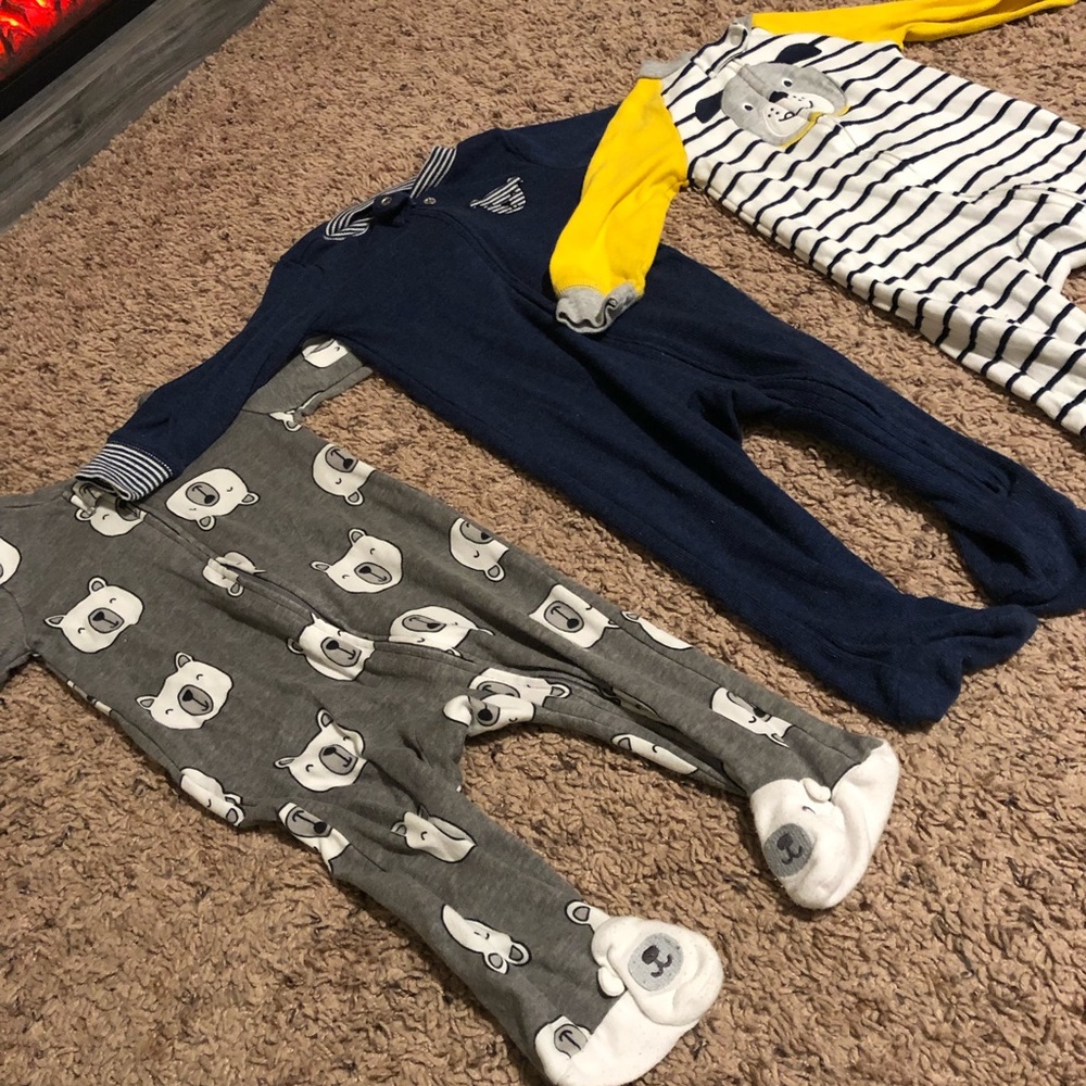 Set of 3- 9mo Carter’s Jammies - super cute/comfy!